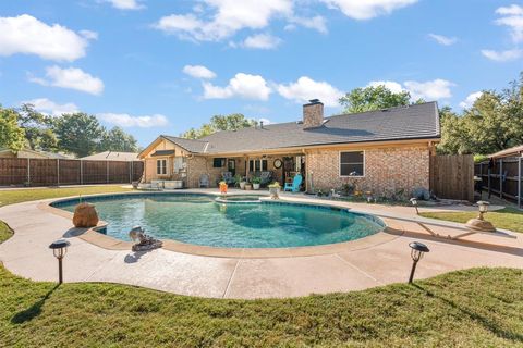 124 Jeannie Court Hurst TX 76054