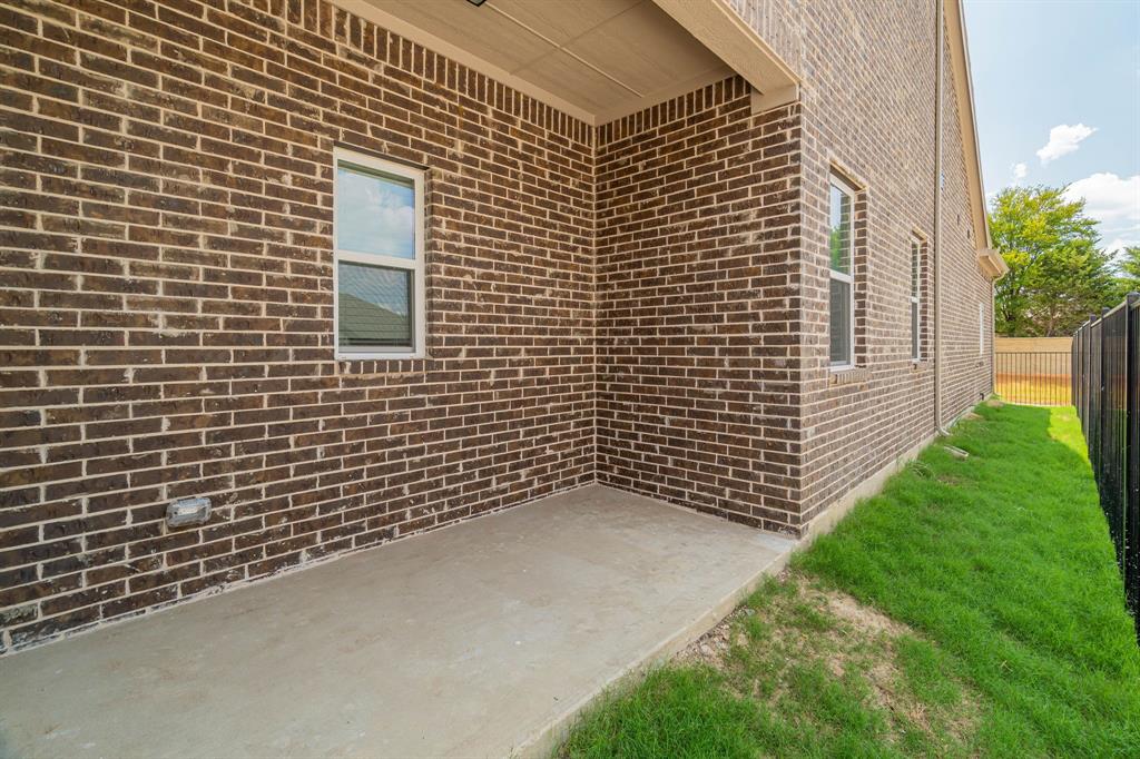 SOUTHERN HILLS AT CRAIG RANCH PHASE 1 - Residential Lease