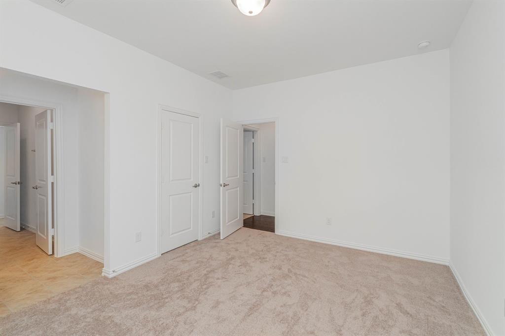 SOUTHERN HILLS AT CRAIG RANCH PHASE 1 - Residential Lease