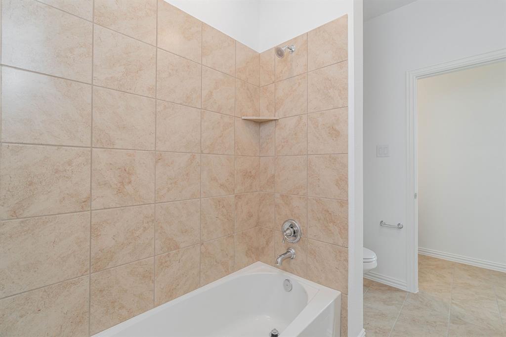 SOUTHERN HILLS AT CRAIG RANCH PHASE 1 - Residential Lease