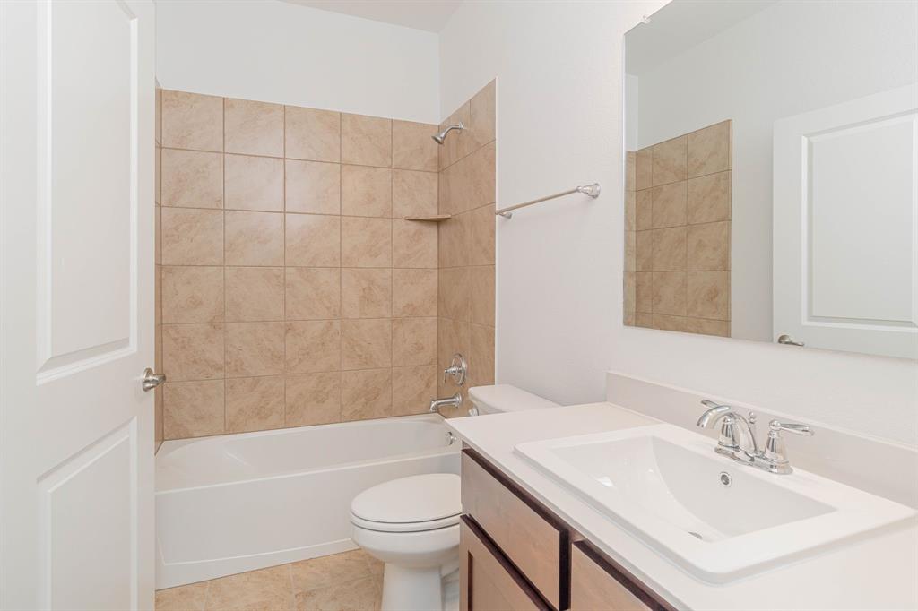 SOUTHERN HILLS AT CRAIG RANCH PHASE 1 - Residential Lease