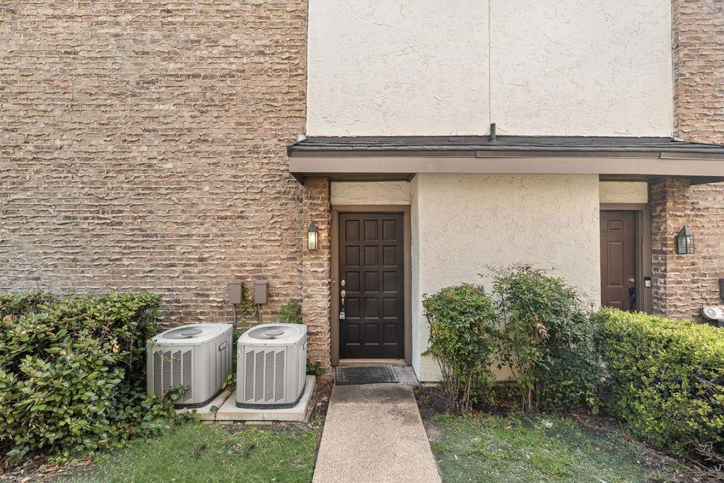 Richardson Crossing Condo - Residential