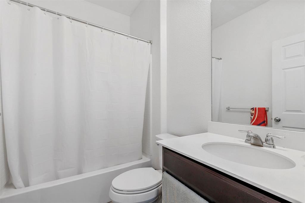 2337 Bermont Red Lane