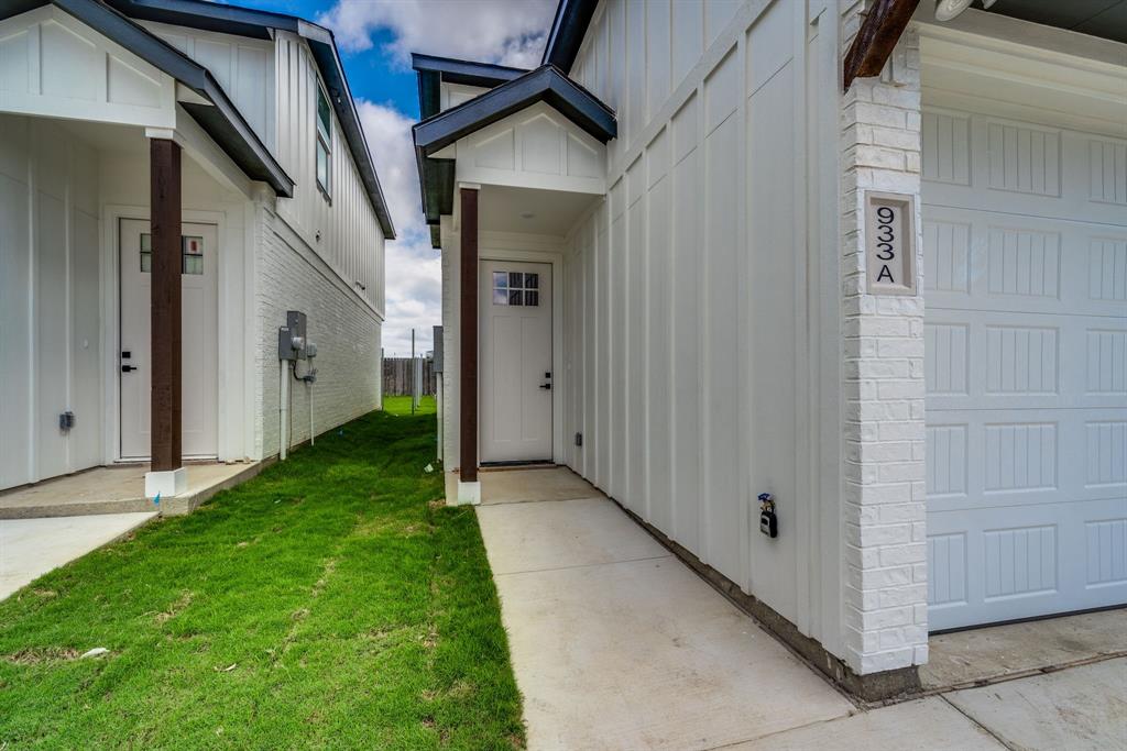 Zebra Plaza - Residential Lease