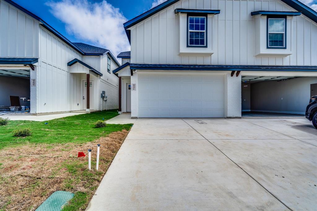 Zebra Plaza - Residential Lease