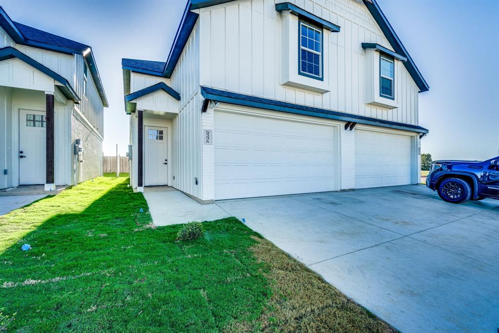 Zebra Plaza - Residential Lease