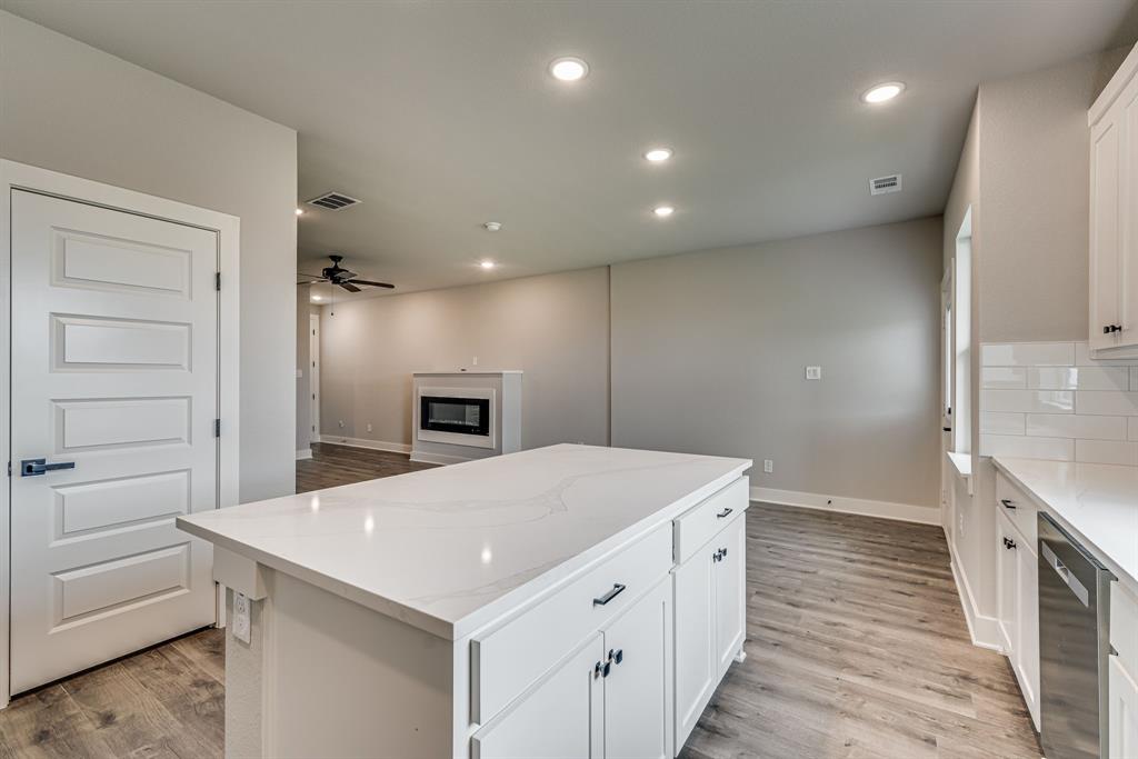 Zebra Plaza - Residential Lease