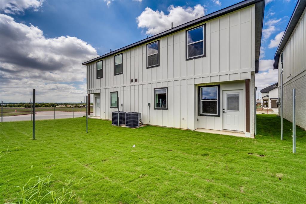 Zebra Plaza - Residential Lease