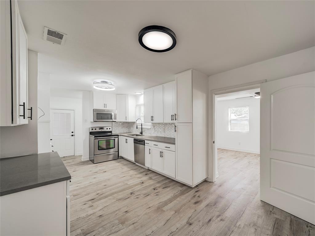 COUNTRY CLUB ESTATES 2 - Residential