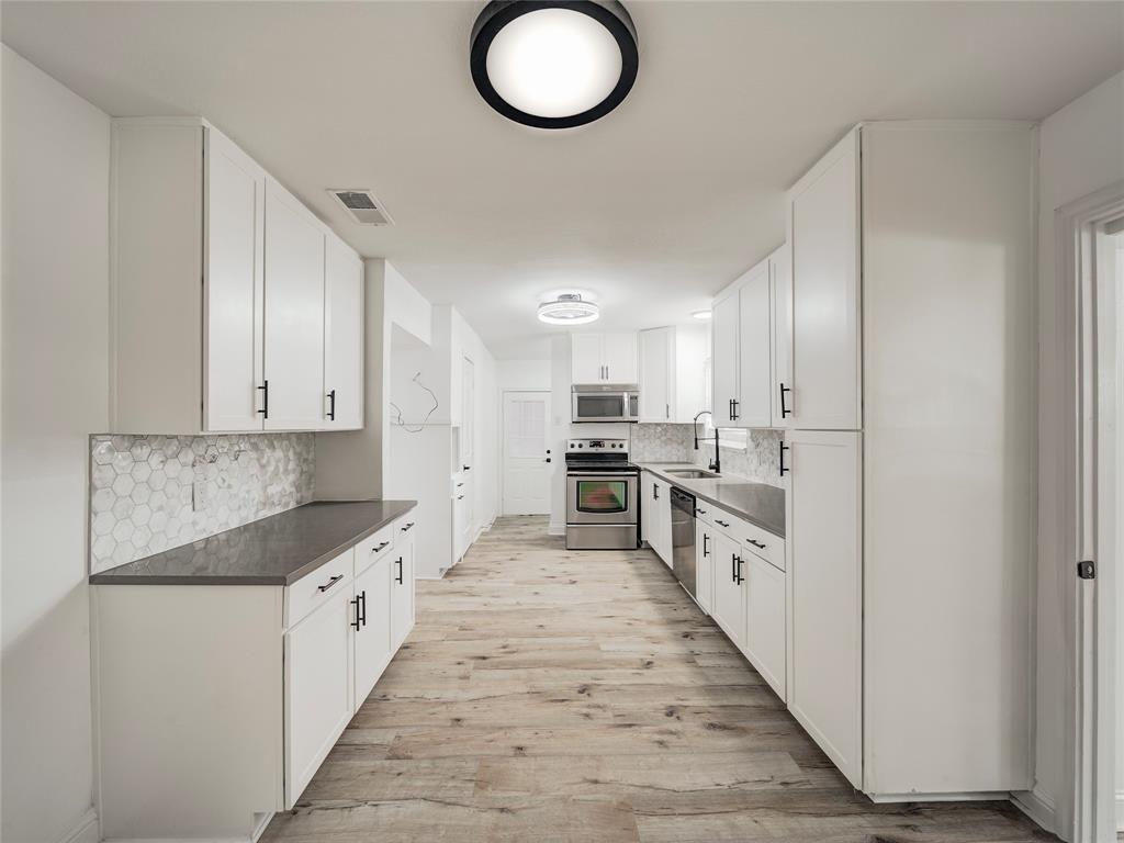 COUNTRY CLUB ESTATES 2 - Residential