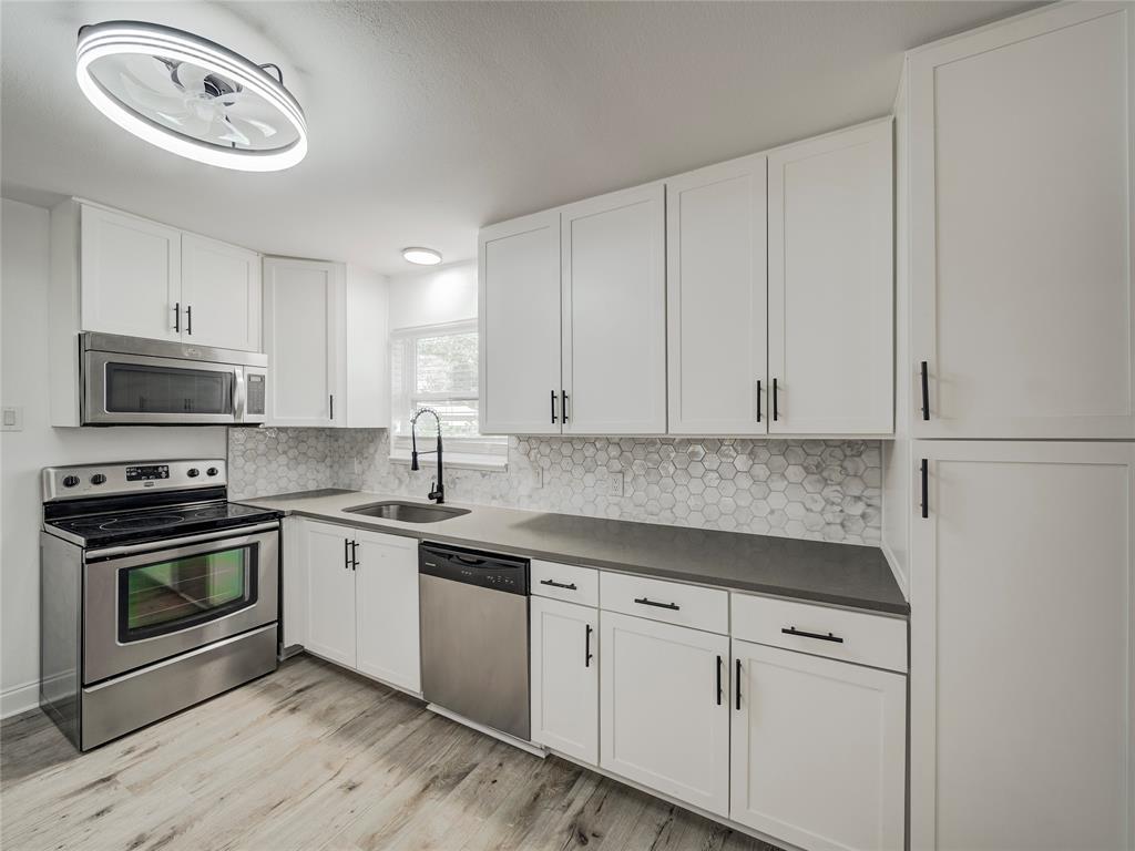 COUNTRY CLUB ESTATES 2 - Residential