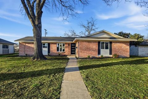 1109 Wake Drive Richardson TX 75081