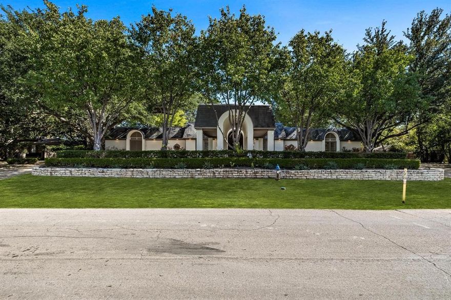 Rare, 0.65 acre have-it-all opportunity in Sunnybrook Estates. When you dream of your dream home - it all starts with the perfect location. Nestled on one of Preston Hollow's most coveted streets, this sprawling and private lot offers 187 feet of frontage dense with mature, sprawling trees. Preserve and revive the current home or build your own on this idyllic piece of land. Conveniently and privately situated between Inwood and Midway with easy access to premium retail, the tollroad, Love Field and Central Market. The opportunities are endless and the potential is boundless at 9218 Rockbrook. 187 x 164 x 192 x 158.