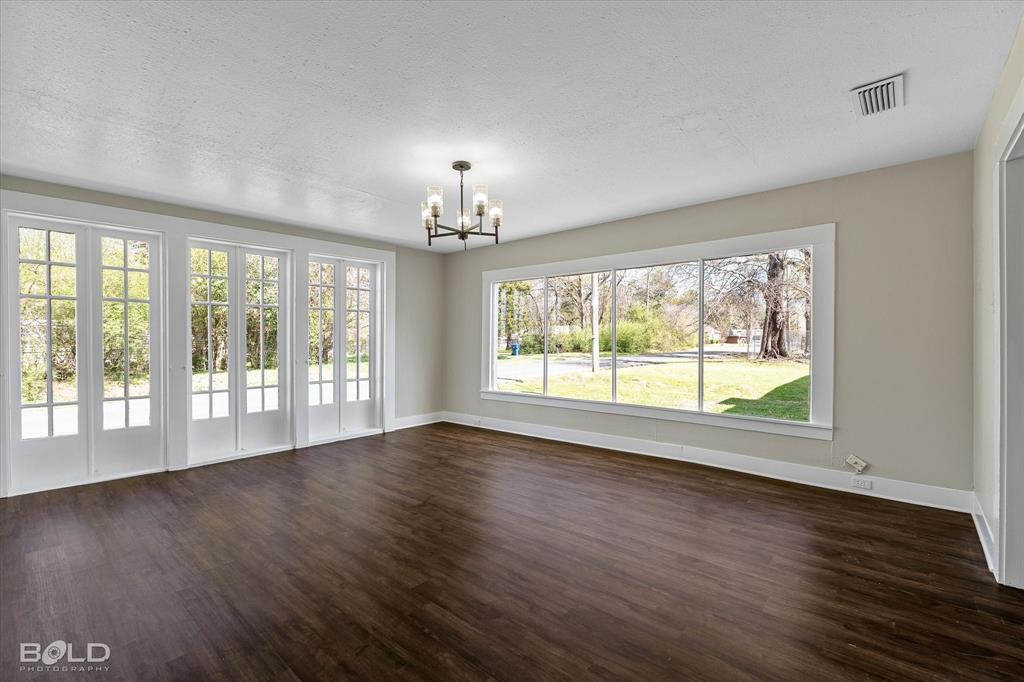 Shreveport, Louisiana 71107, United States, 4 Bedrooms Bedrooms, ,4 BathroomsBathrooms,Residential,Active,95741