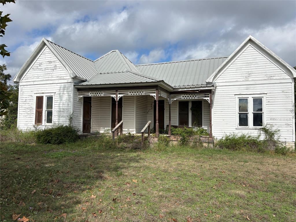 104 A E North Street