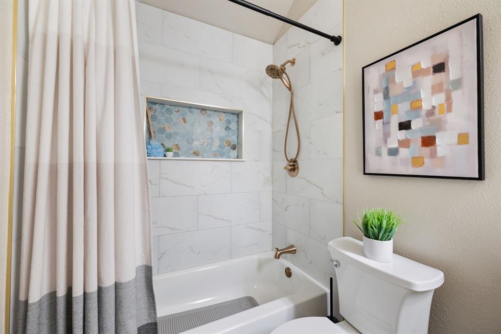 Crossing At Colleyville - Residential