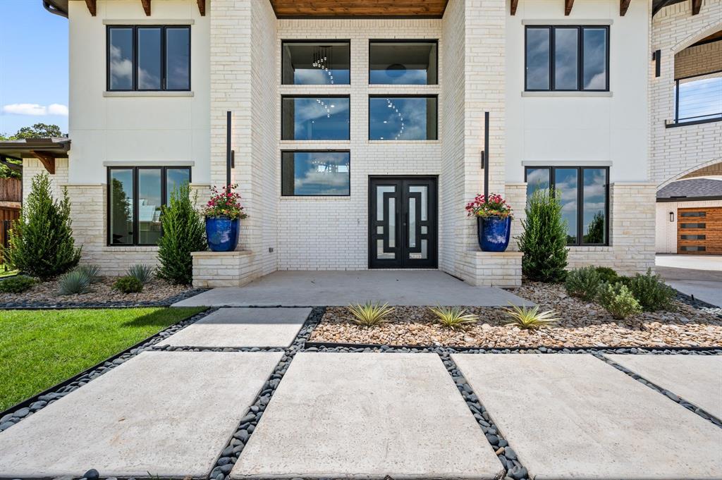 1732 Oakbrook Drive