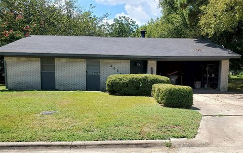 2035 Brown Avenue Paris TX 75460