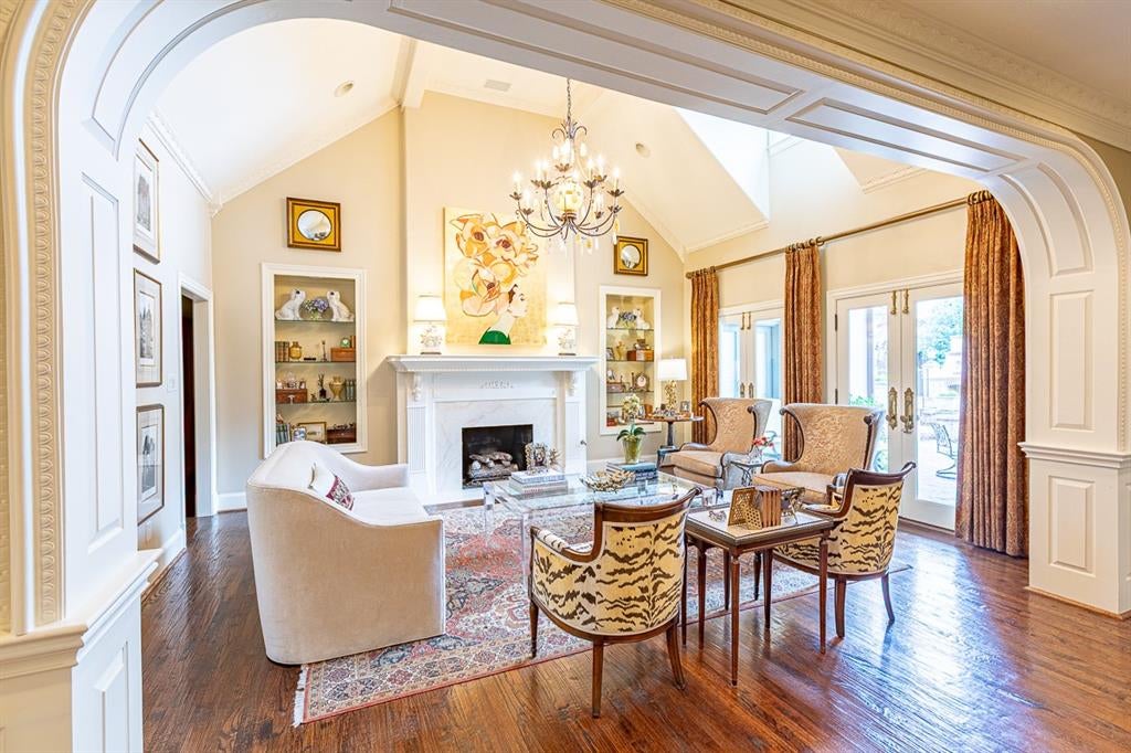 6347 Woodland Drive