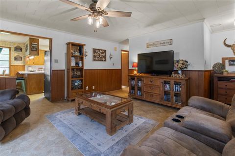 Photo of 815 S 8th Avenue, Teague, TX 75860 (MLS # 21246863)