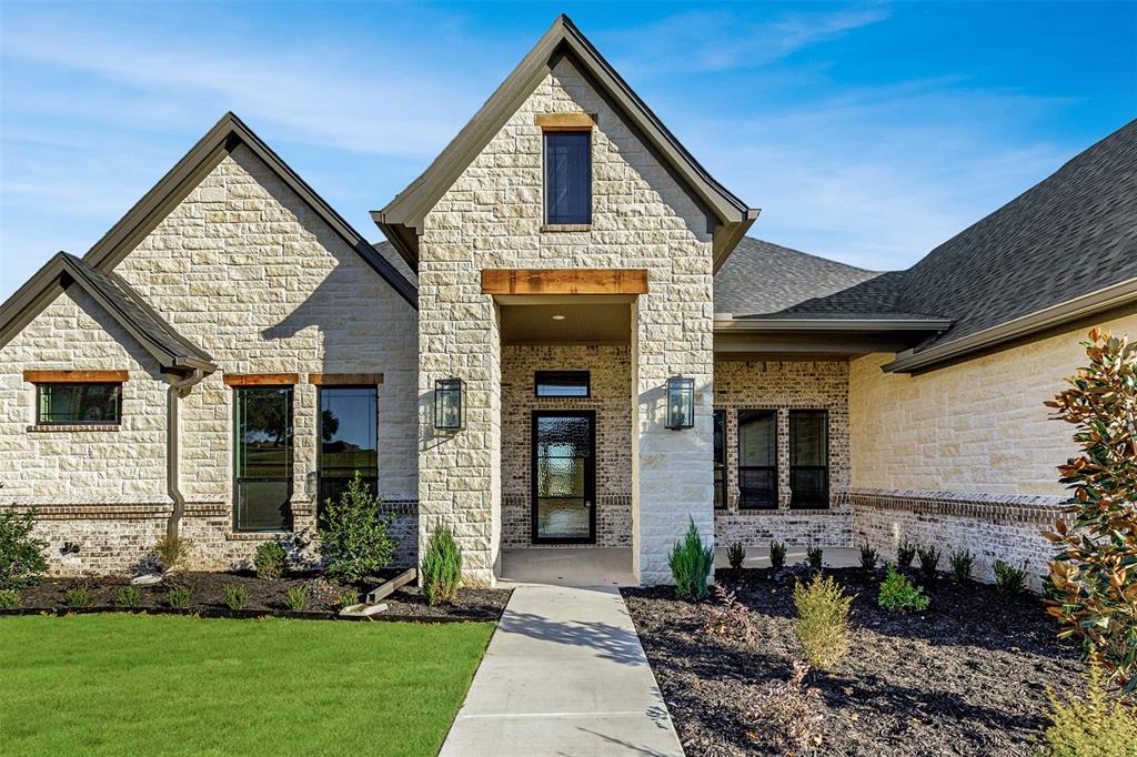 123 Club House Drive