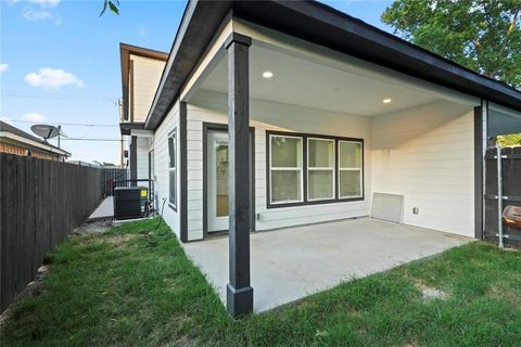 Tiny photo for 1401 S Barry Avenue, Dallas, TX 75228 (MLS # 21100615)