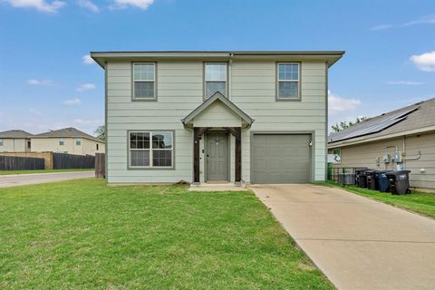 Photo of 1501 Sierra Estate Trail, Fort Worth, TX 76119 (MLS # 21241465)