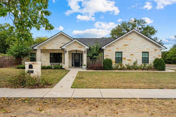 403 S ADAMS ST, MCGREGOR, TX 76657 - Image 196cee08097647f0c8e7efb30064006b/3491248932