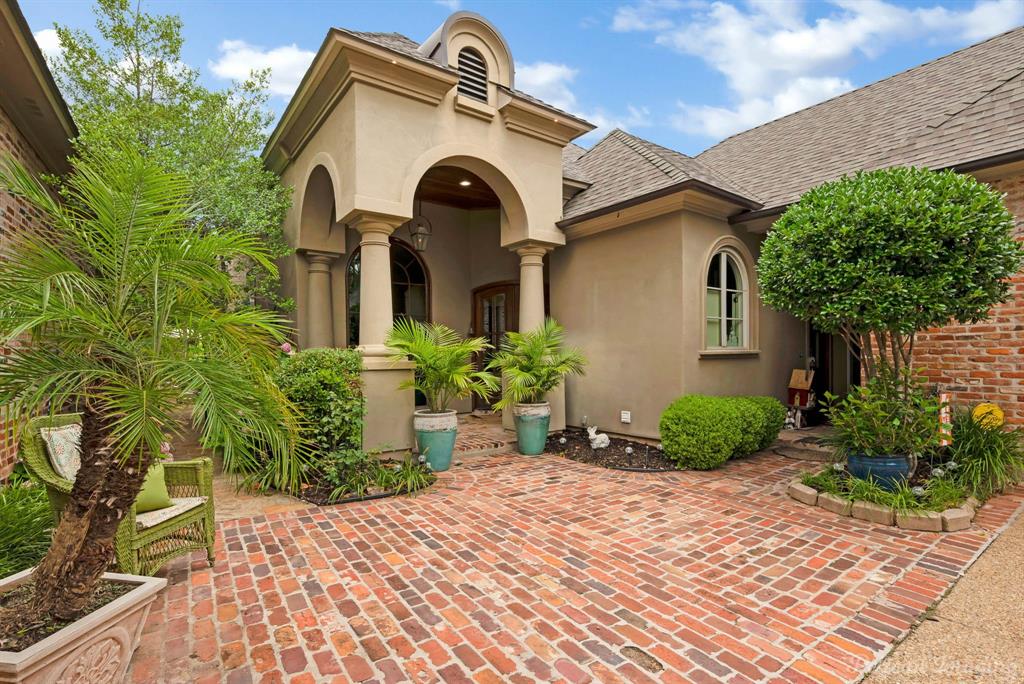 129 Carondelet Court