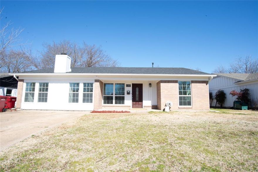 MOTIVATED SELLER ! A Must See, total remodel just completed, 3 bedroom, 1.5 bath with luxury vinyl flooring through out. The two car garage has been converted in to a large living area with wood burning fire place. Recessed lighting, kitchen redesigned with custom 42 inch tall soft close cabinets, granite counters, new appliances, large stainless steel sink and new windows. There is a separate laundry room with a large pantry. The roof was replaced in Sept. 2023, new AC unit and water heater, fenced back yard with storage shed and dog house. 
This home is Move In Ready!
