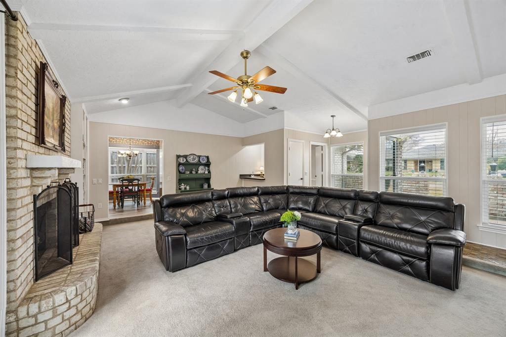 2104 Scarlet Oak Drive