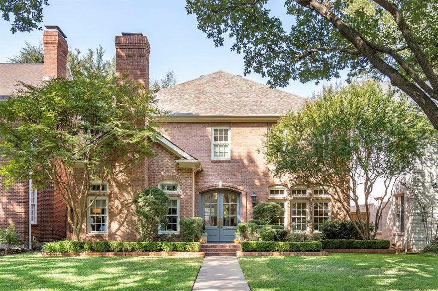 Move-in ready on a quiet block in University Park. This 4 bed, 3.5 bath traditional home has been meticulously maintained and updated. Downstairs you'll find the formal dining room and office with FP. A generously sized family room w built-ins and FP is open to the bfast room and leads to an updated kitchen w quartz countertops and fixtures. A screened porch off the bfast area adds add'l living space and overlooks the landscaped backyard, covered porch and 2 car garage. 
The luxurious primary bedroom features french doors which open onto a balcony. The large walk-in closet w window allows for plenty of natural light, and the updated bathroom w soaking tub, separate shower, and dual sinks checks all the boxes. Upstairs you'll find three add'l bedrooms w en-suite baths. 
Much care has been taken to maintain and upgrade this home including a new roof (2019), 16 new Jeldwyn windows (2022), electrical panels, HVAC (2021,22), whole house water filter and softener (2023) and new front door (2024) just to name a few.
Within walking distance to Snider Plaza, this Boone elementary home is not to be missed.