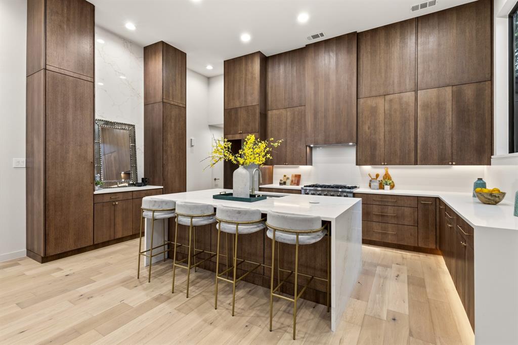 Lake Highland Village - Residential