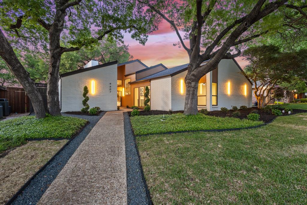 Lake Highland Village - Residential