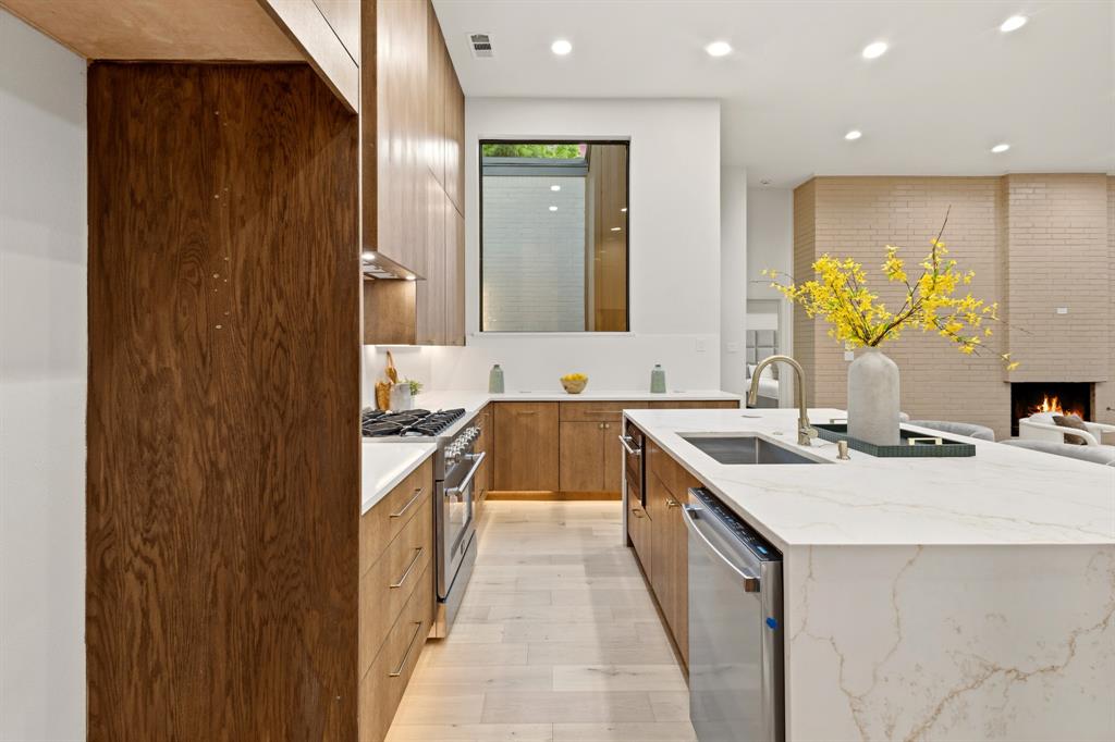 Lake Highland Village - Residential