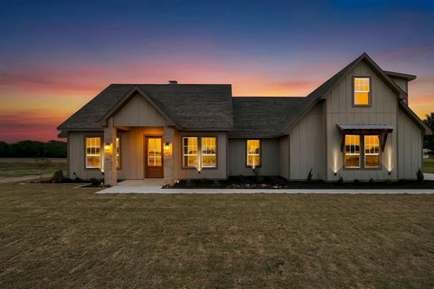Photo of 14740 County Road 355, Terrell, TX 75160 (MLS # 21220764)