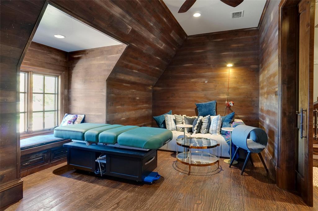 Chateau Du Lac Ph I - Residential