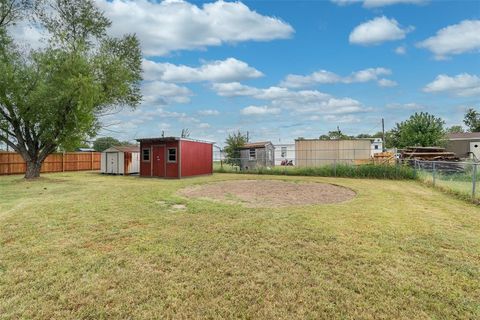 A home in Mabank