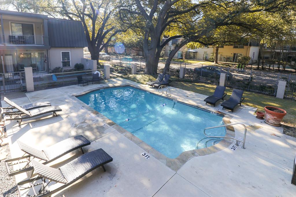 Greenbrier Place Condos - Residential