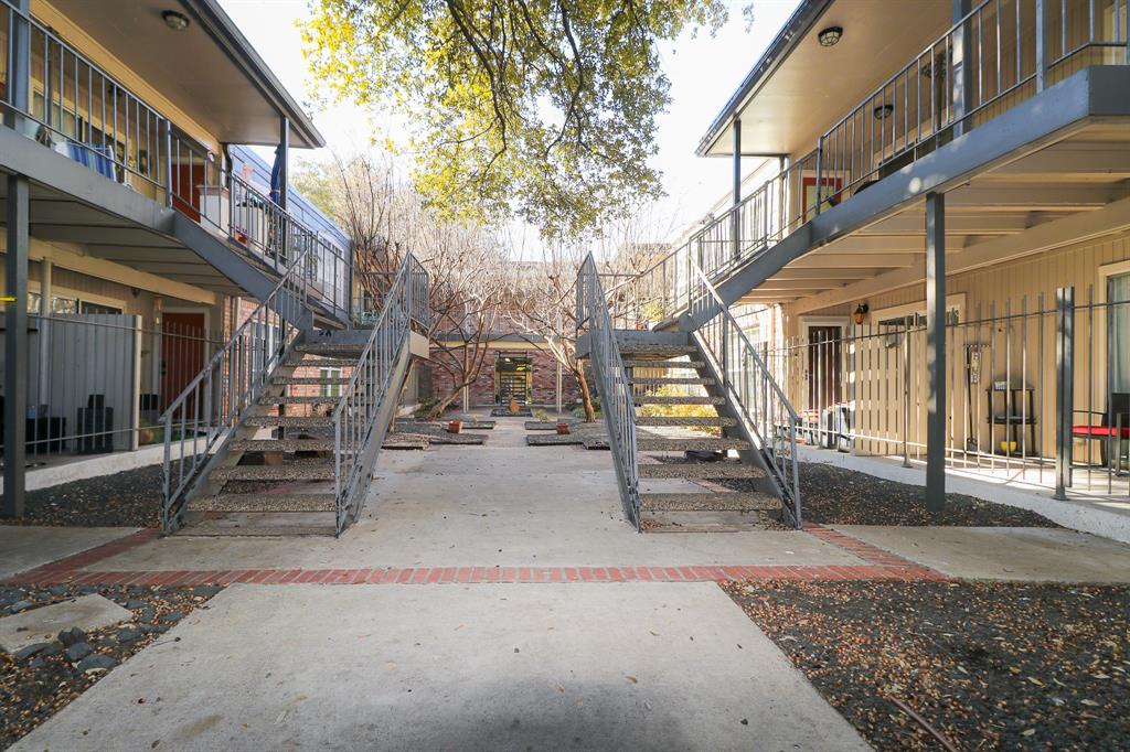 5322 Fleetwood Oaks Avenue 142