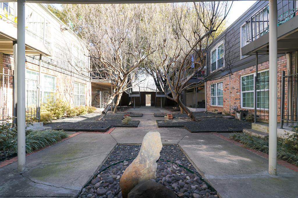 5322 Fleetwood Oaks Avenue 142