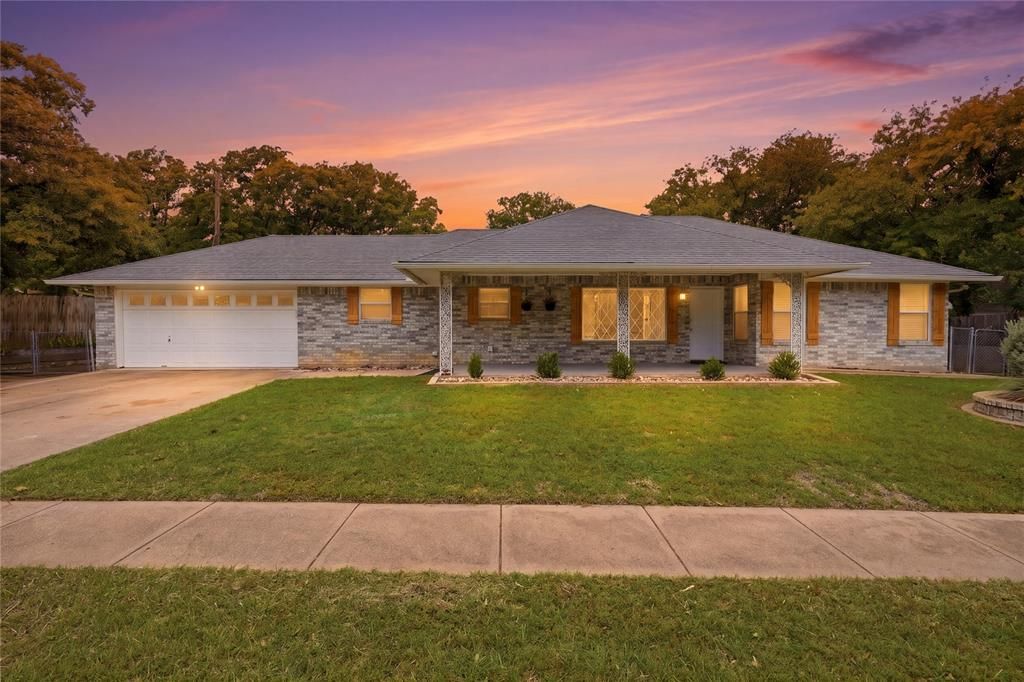 Photo of 217 Spruce Circle, Azle, TX 76020 (MLS # 21267140)
