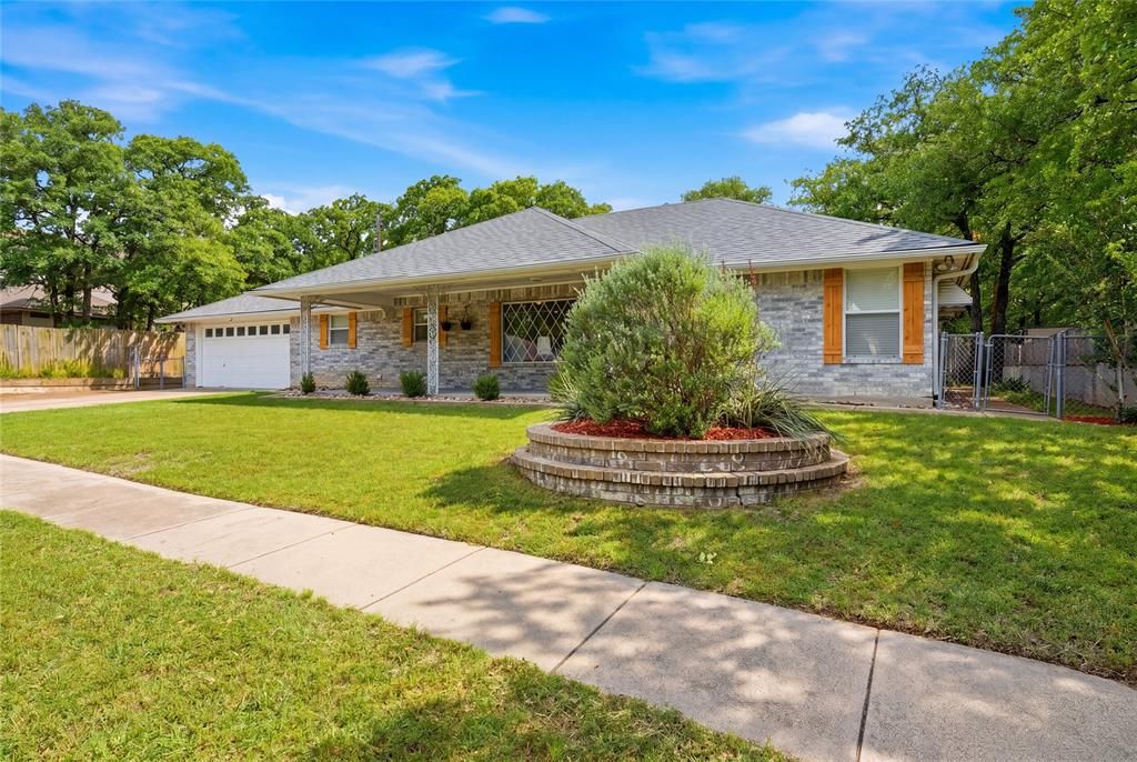 Photo of 217 Spruce Circle, Azle, TX 76020 (MLS # 21267140)