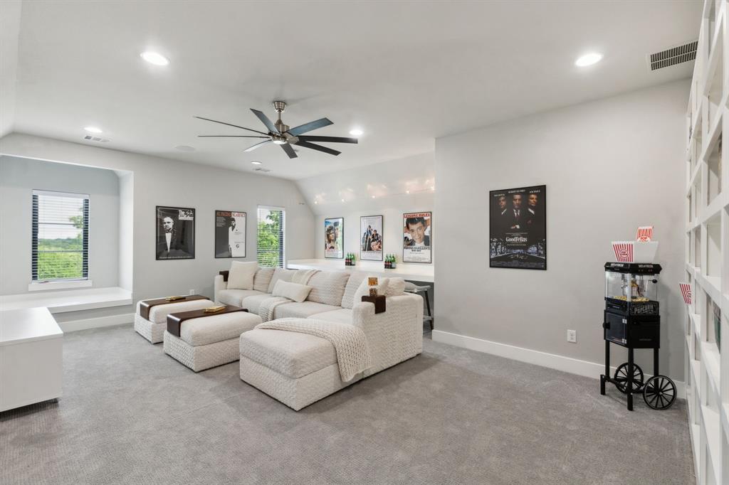 Emerald Sound At Lake Lewisvil - Residential