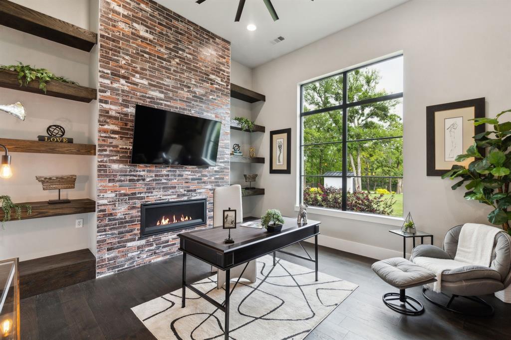 Emerald Sound At Lake Lewisvil - Residential