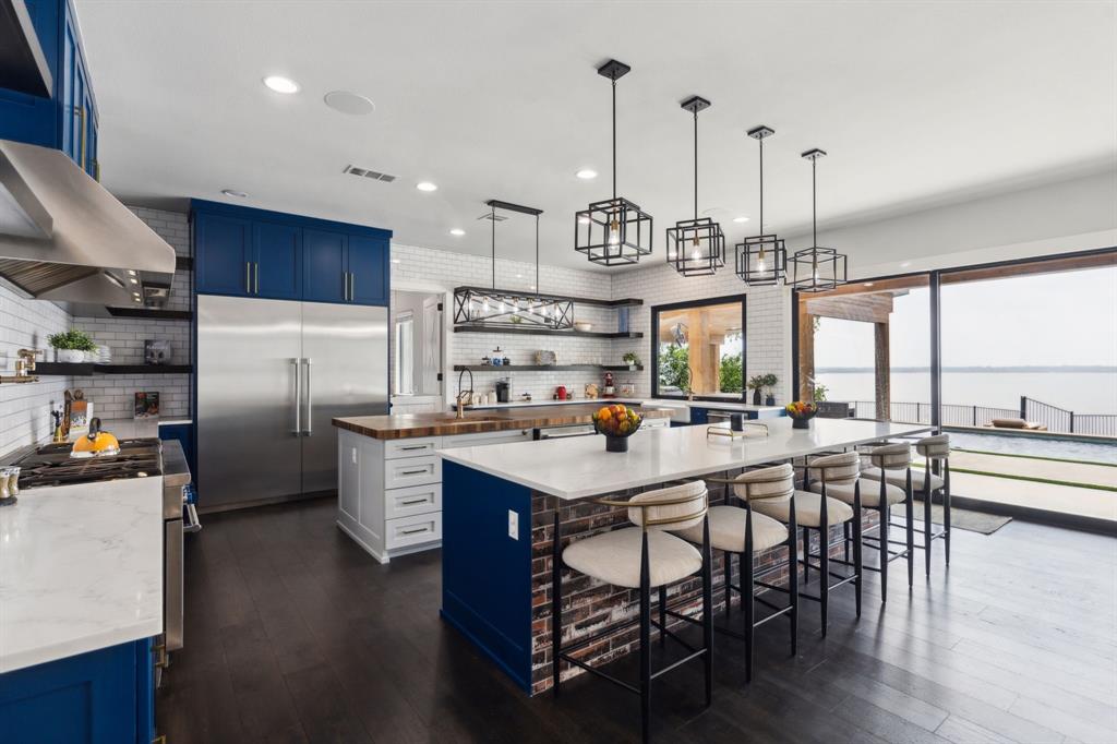 Emerald Sound At Lake Lewisvil - Residential