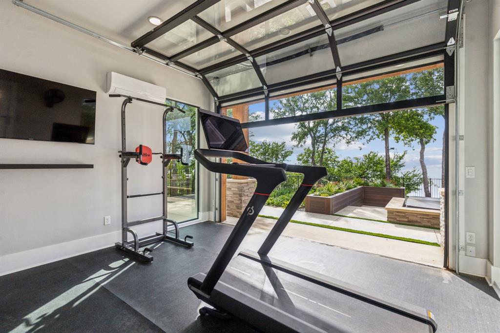 Emerald Sound At Lake Lewisvil - Residential