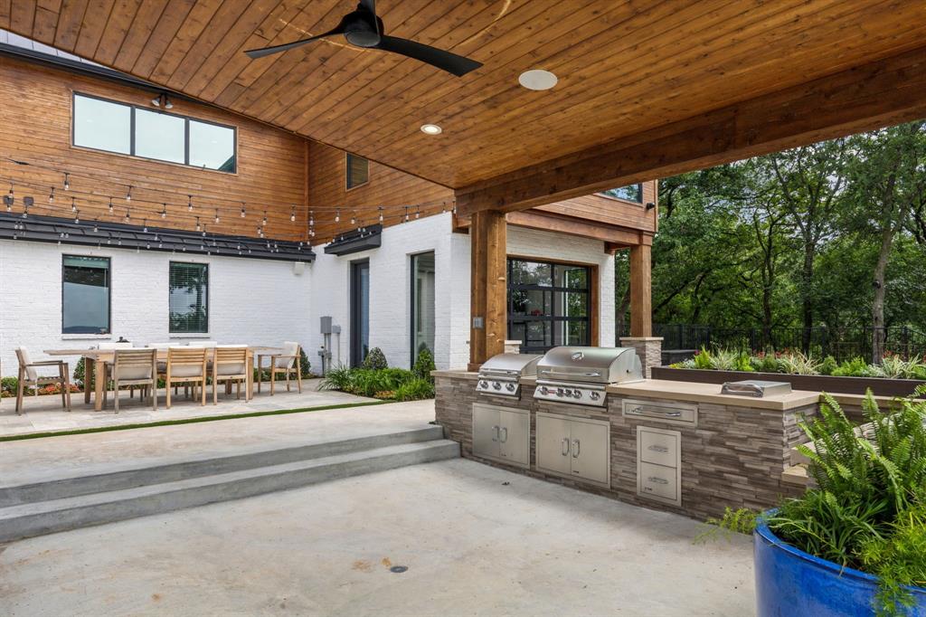 Emerald Sound At Lake Lewisvil - Residential