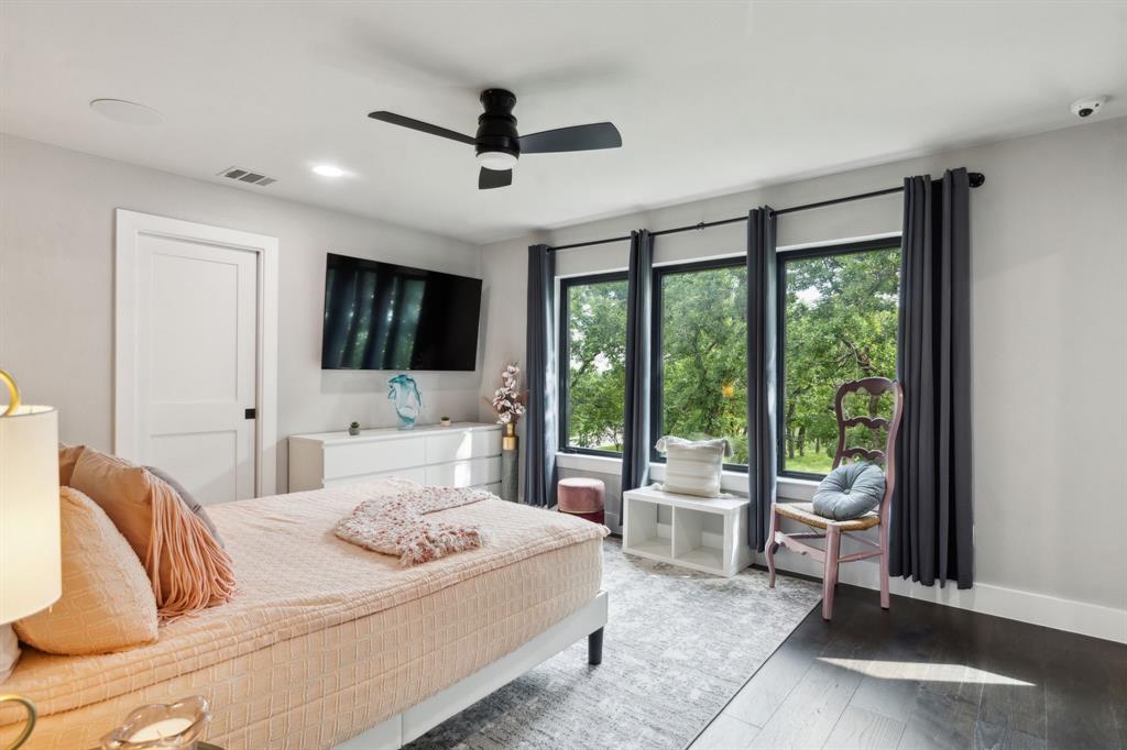 Emerald Sound At Lake Lewisvil - Residential