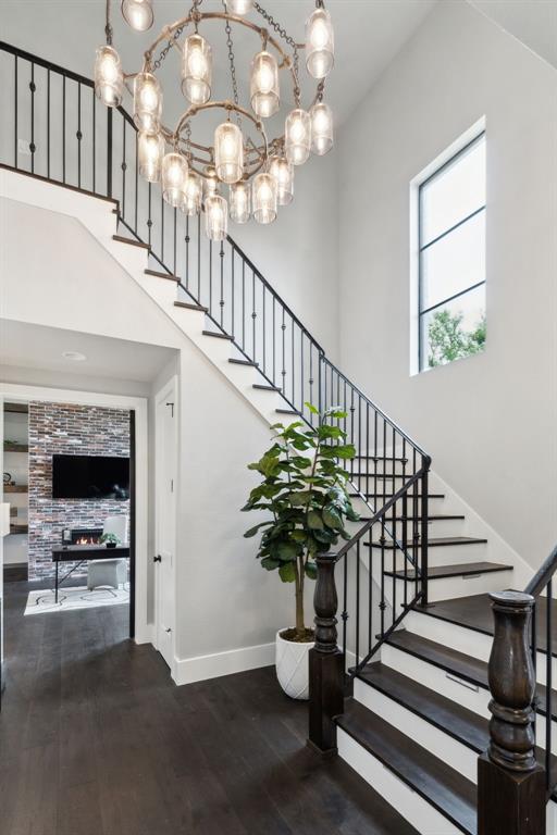 Emerald Sound At Lake Lewisvil - Residential